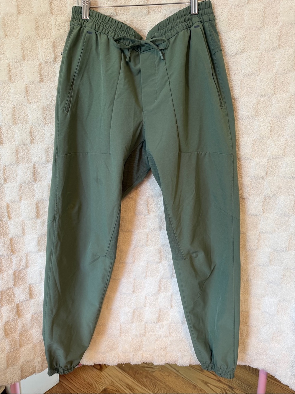 Lululemon Perforated Men's Elastic-Waist Jogger Pants - Olive Green
